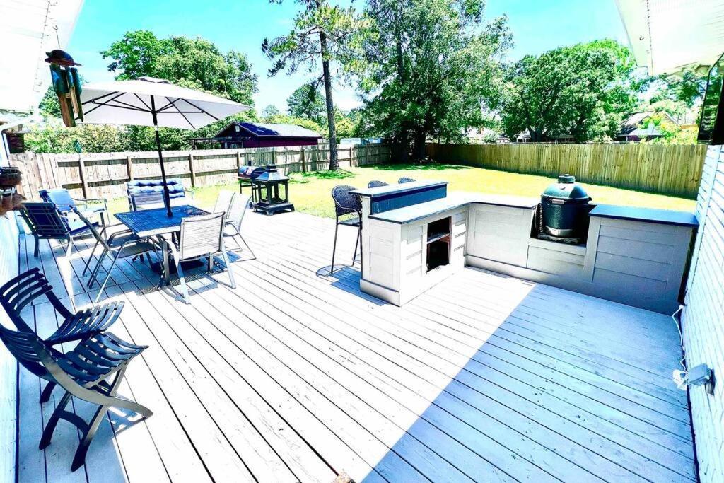 4/3 Home Centrally Located, Beach, Casino, Airport, Dining, Golfing, Shopping, Entertainment Gulfport Bagian luar foto