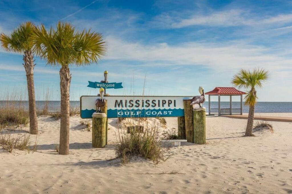4/3 Home Centrally Located, Beach, Casino, Airport, Dining, Golfing, Shopping, Entertainment Gulfport Bagian luar foto