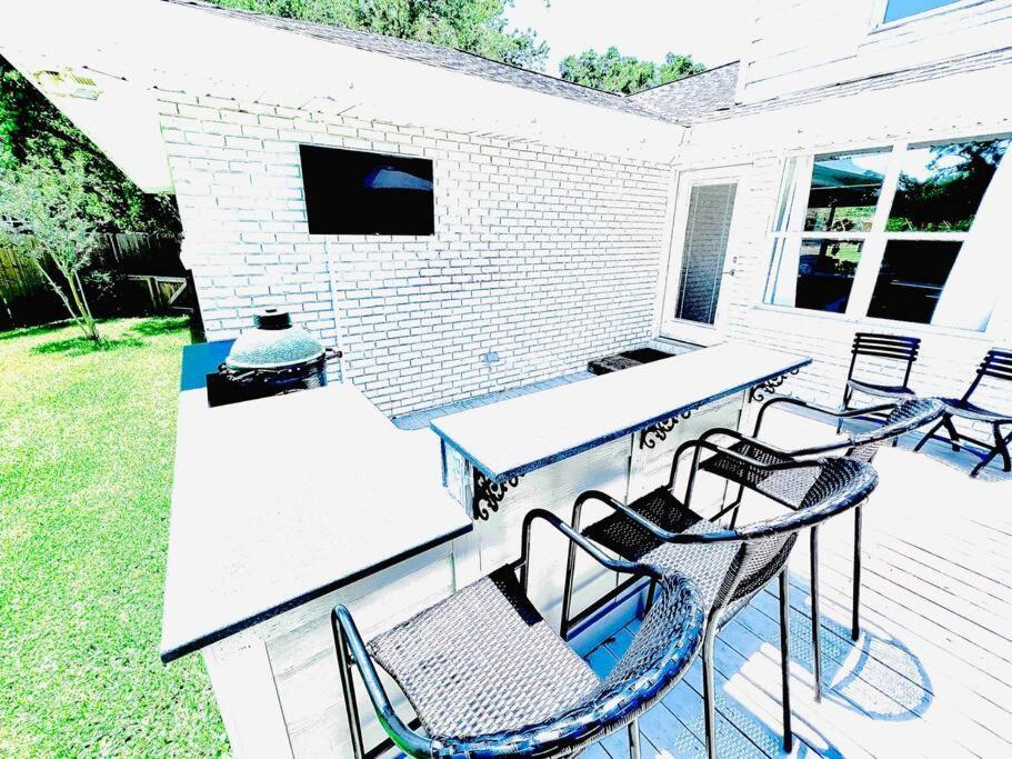 4/3 Home Centrally Located, Beach, Casino, Airport, Dining, Golfing, Shopping, Entertainment Gulfport Bagian luar foto