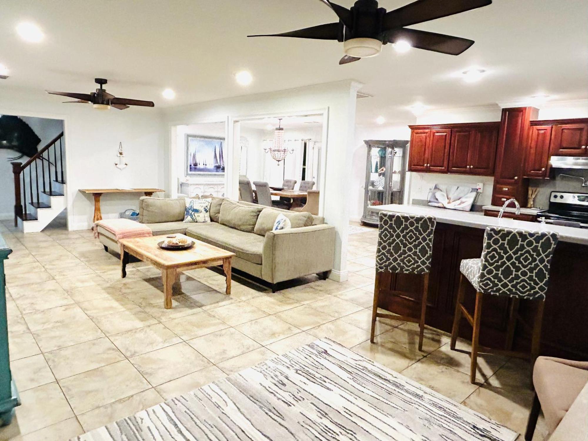 4/3 Home Centrally Located, Beach, Casino, Airport, Dining, Golfing, Shopping, Entertainment Gulfport Bagian luar foto